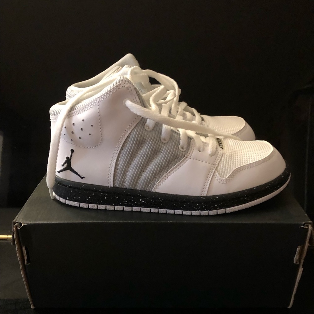 JORDAN 1 FLIGHT 4 PREM PB. Kids. NWT. never worn. In original box